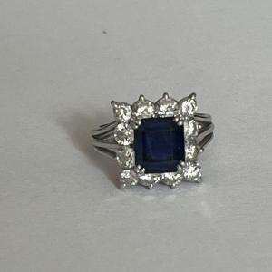 5888- Bague Or Gris Saphir 3,00 Ct Diamants 1,20 Ct