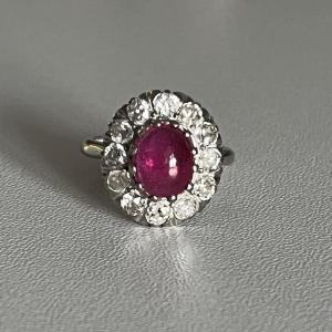 3938- Pompadour Ring White Gold Ruby Cabochon Verneuil Diamonds