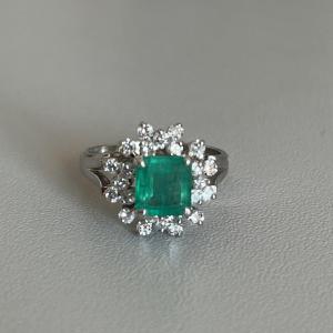 5972- Platinum Emerald Diamond Ring