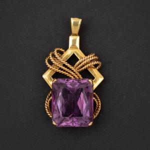 5976- Yellow Gold Amethyst Pendant 19.00 Ct