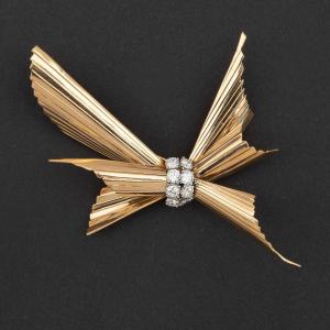 3169- Yellow Gold Diamond Bow Brooch