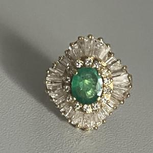 6221- Pompadour Ring Yellow Gold Certified Emerald Baguette Diamonds