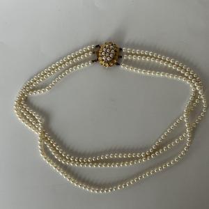 6226- Akoya Pearl Dog Collar Yellow Gold Flower Clasp