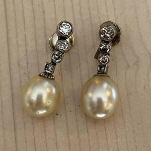 3693- White Gold Pearl Diamond Earrings