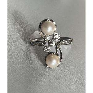 6087- Antique Toi & Moi Ring In White Gold With Akoya Pearls And Diamonds