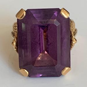 3105- Amethyst Yellow Gold Ring