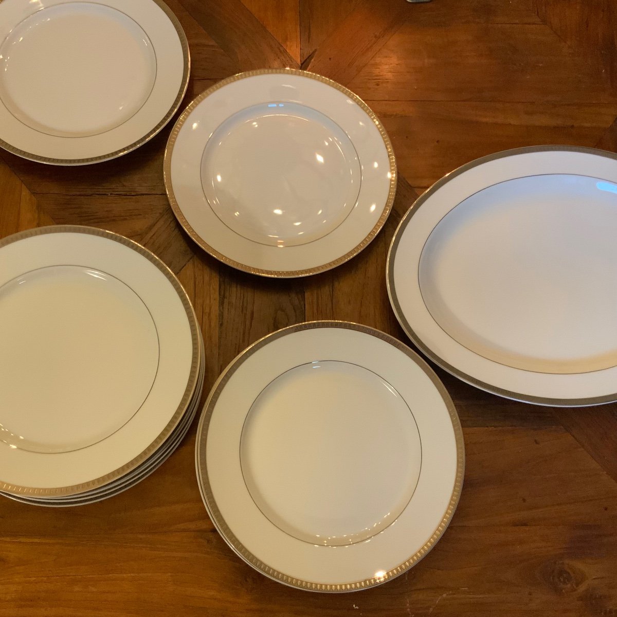 Twelve Plates And A Christofle Dish Malmaison Model -photo-1