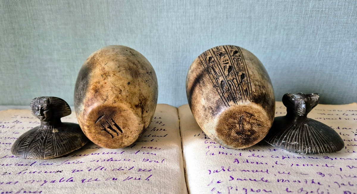 Paire de Vases Canopes Egyptiens en Albâtre - Fin XIXe siècle - Le Grand Tour-photo-1