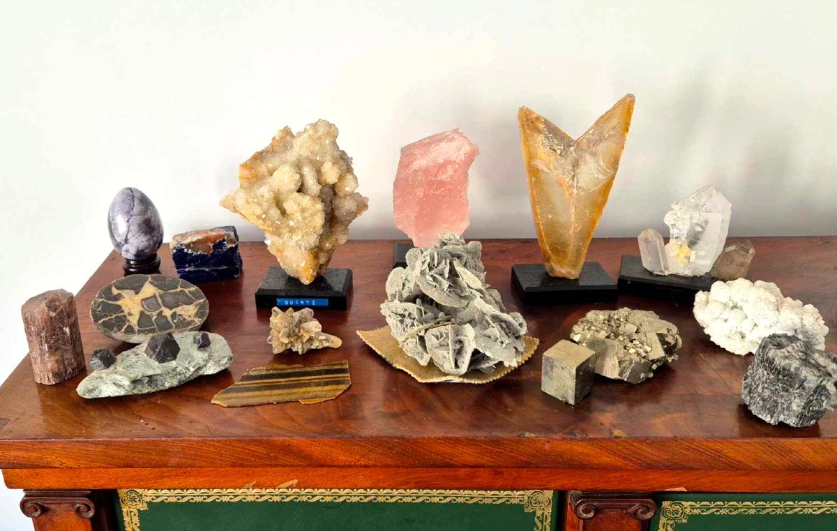 Lot Of Minerals Of The World 