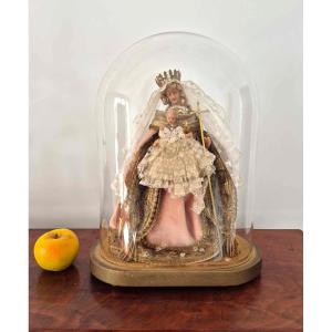 Vierge &agrave; l&rsquo;enfant J&eacute;sus en cire et tissus sous globe de verre - Religiosa