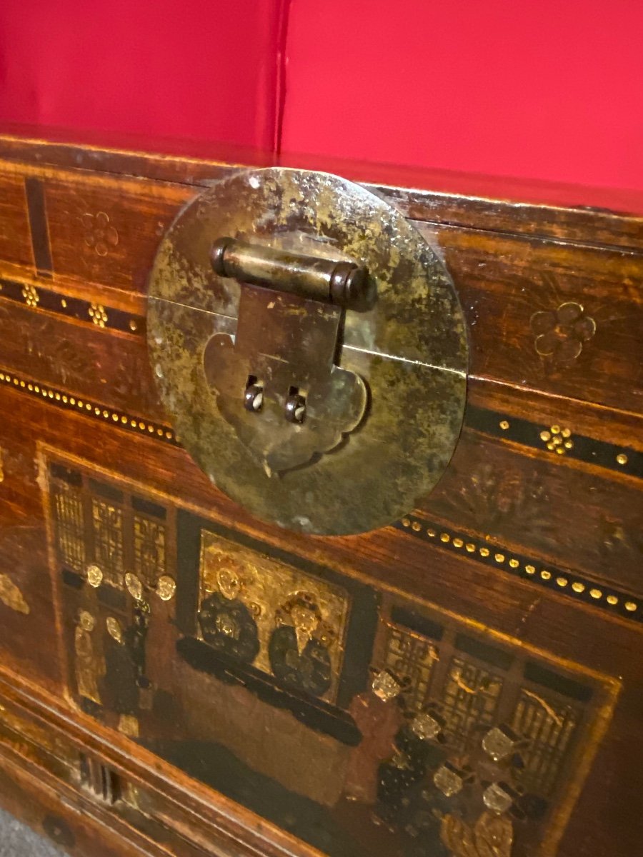 Ancient Chinese Chest -photo-2