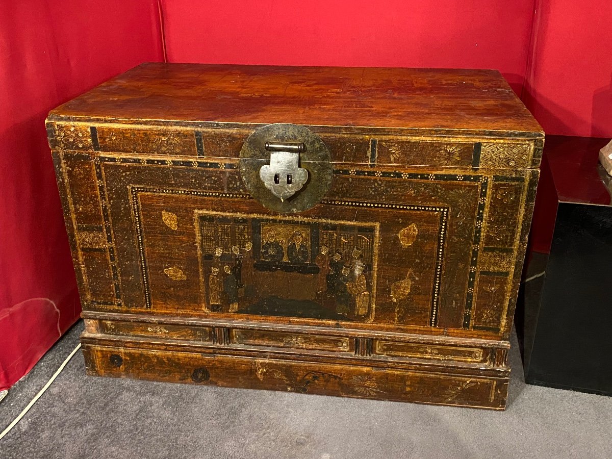 Ancient Chinese Chest 