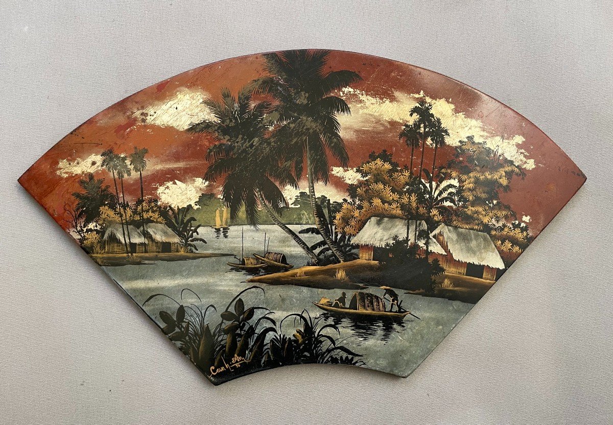 Vietnamese Fan-shaped Lacquer, Signature To Identify