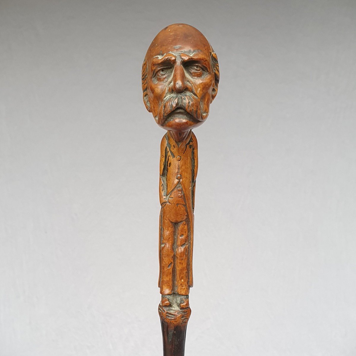 Canne Art Populaire, caricature Georges Clemenceau, bois sculpté monoxyle, vers 1906-photo-2