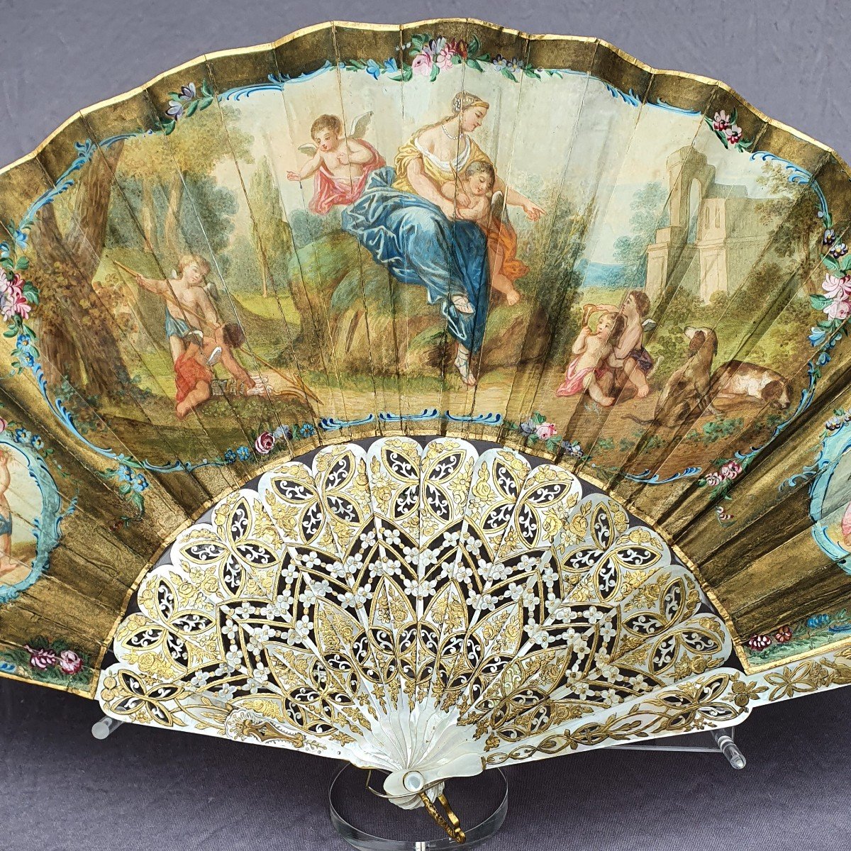 Antique Fan, Mother-of-pearl And Gouache, Circa 1860, Venus Surrounded By Putti-photo-2