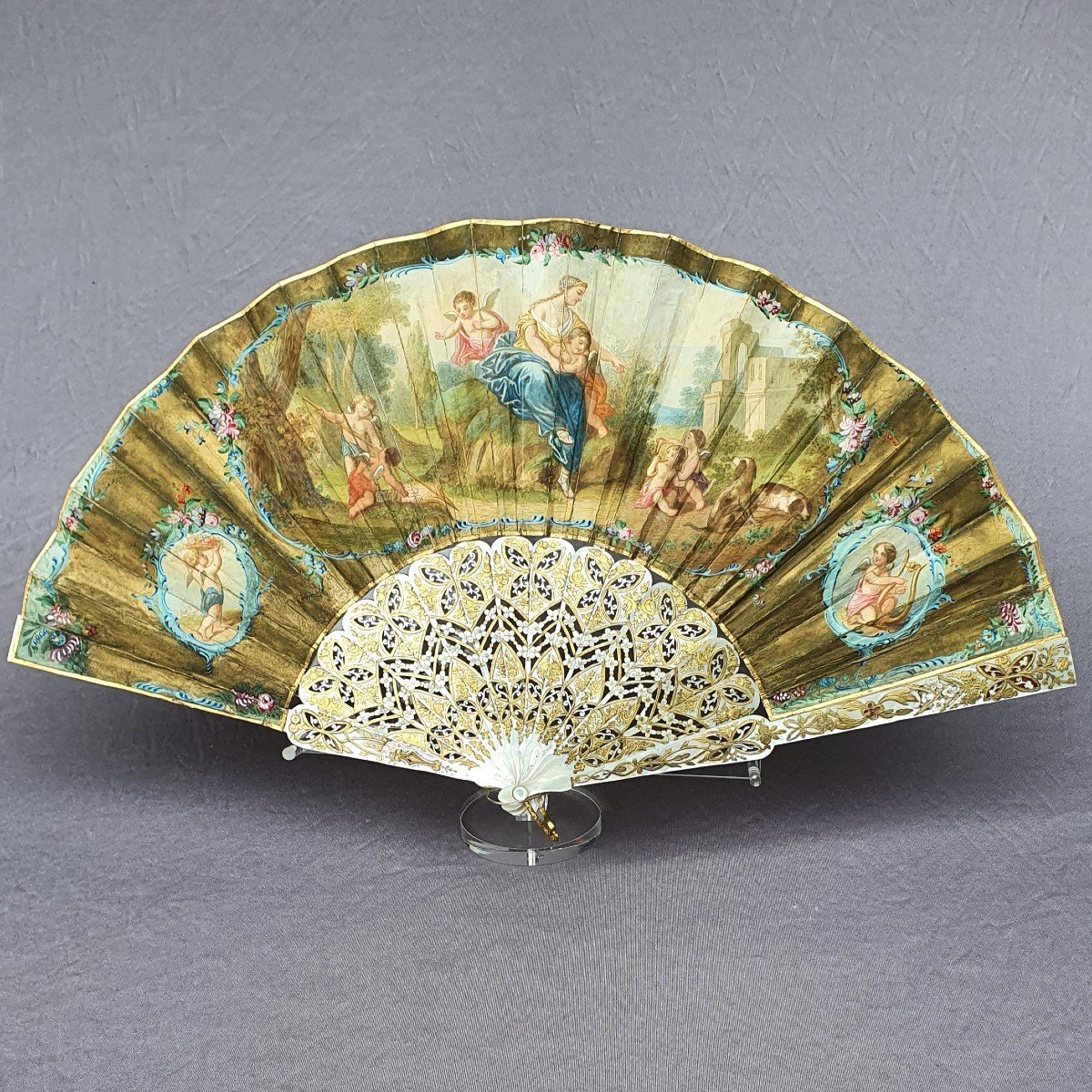 Antique Fan, Mother-of-pearl And Gouache, Circa 1860, Venus Surrounded By Putti-photo-1