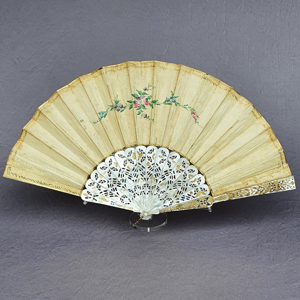 Antique Fan, Mother-of-pearl And Gouache, Circa 1860, Venus Surrounded By Putti-photo-6