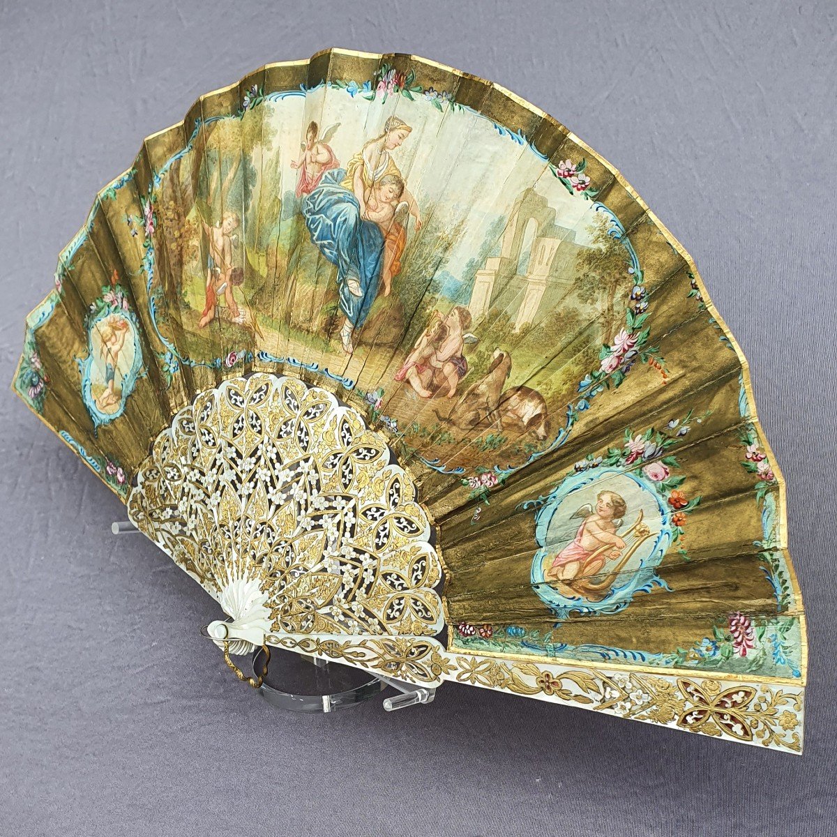 Antique Fan, Mother-of-pearl And Gouache, Circa 1860, Venus Surrounded By Putti