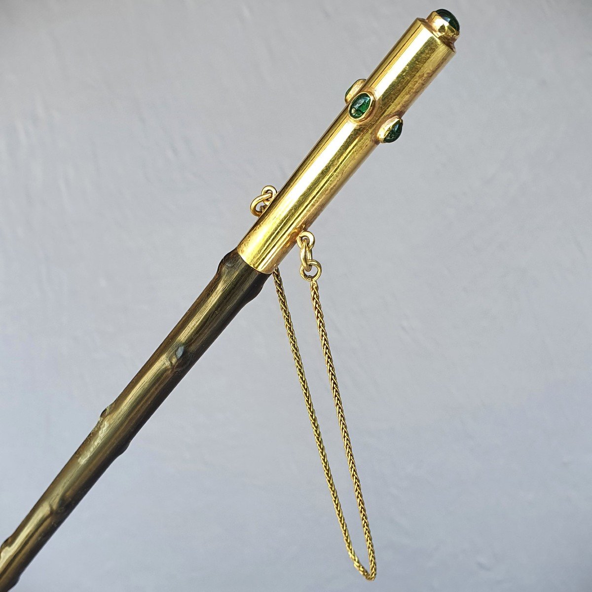 Whip With 18-carat Gold Handle Decorated With Sapphires