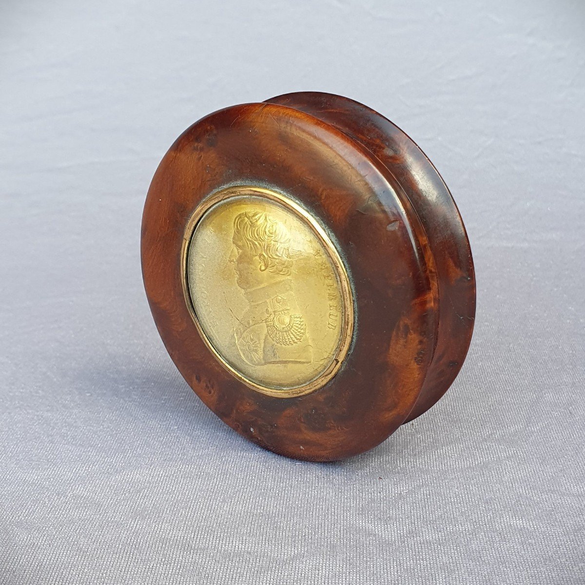 Round Box In Burl Wood With A Lid Decorated With The Profile Of Napoleon-photo-2