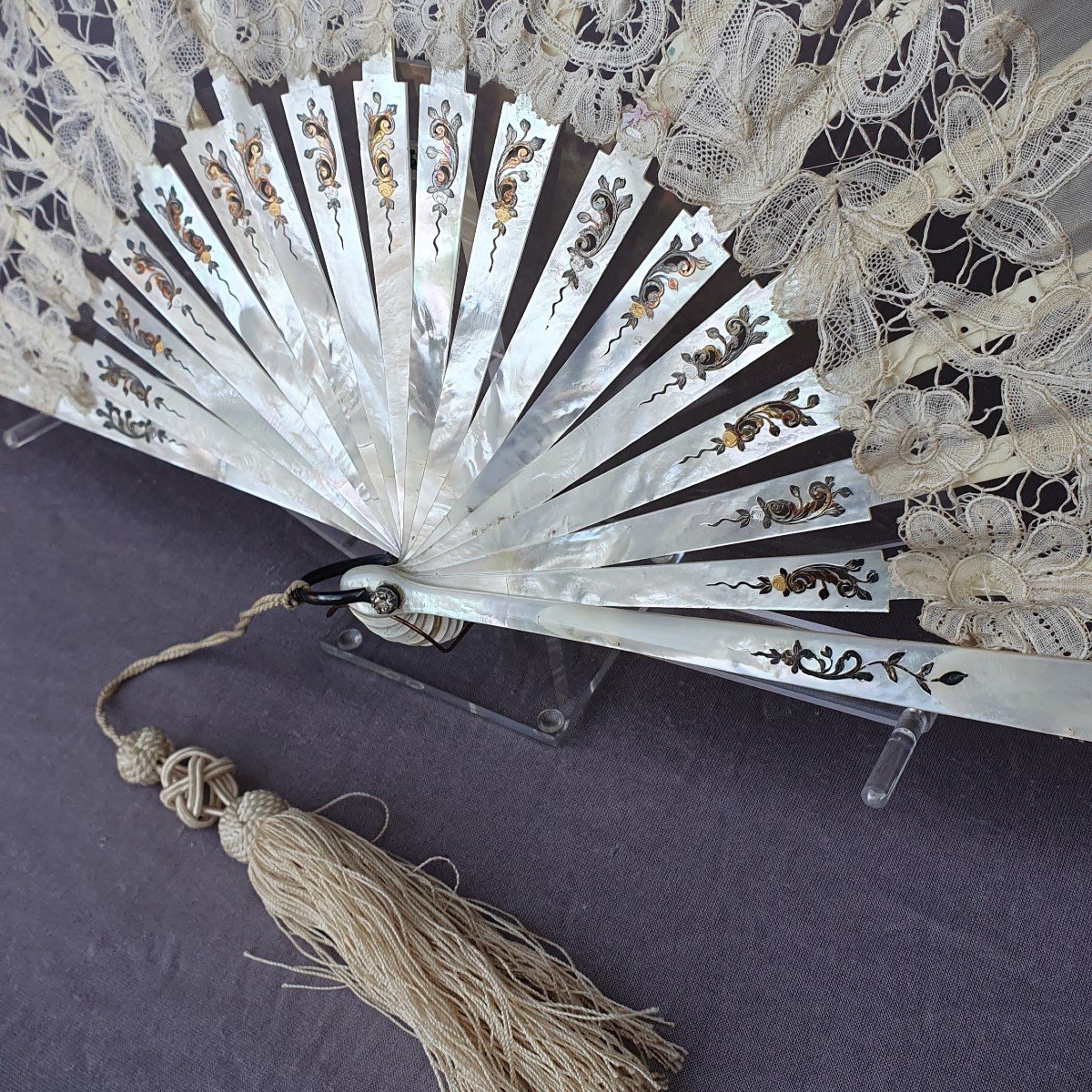 Antique Fan, Mother-of-pearl, Lace, Gouache, Circa 1890-photo-1