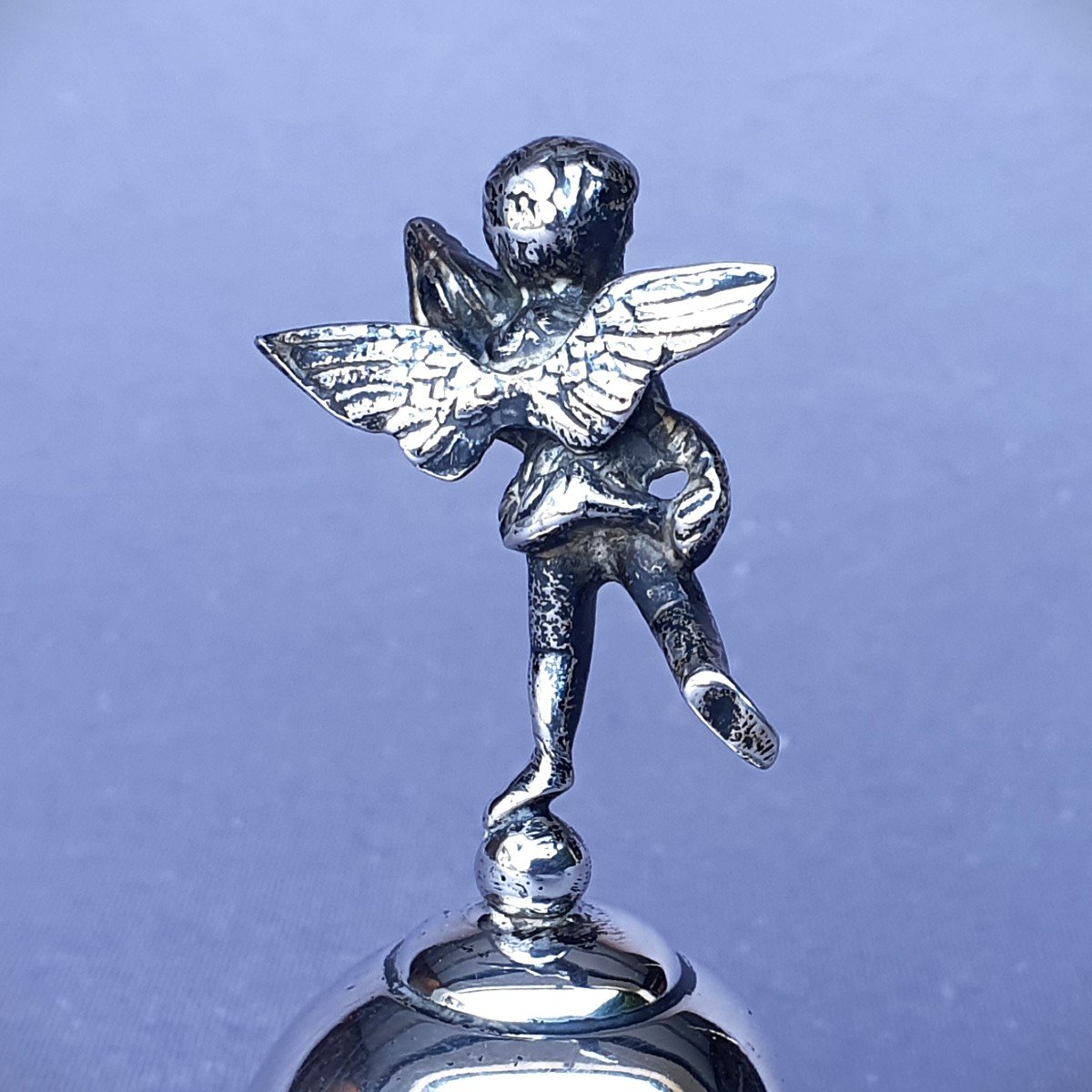 Clochette, sonnette de table en argent à décor de Putto, ange-photo-3