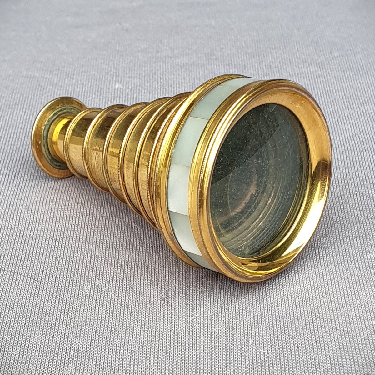 Ancienne lorgnette de théâtre nacre et laiton à 7 tirages XIXe siècle-photo-2