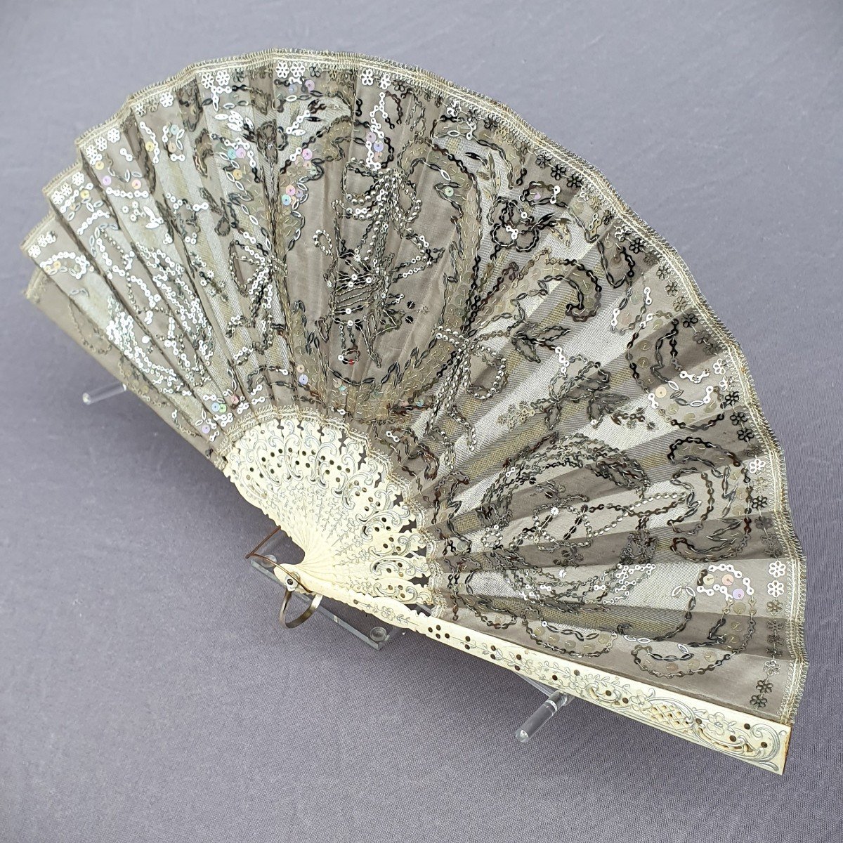 Fan In Sequined And Embroidered Tulle In Its Embroidered Case Circa 1910-photo-2