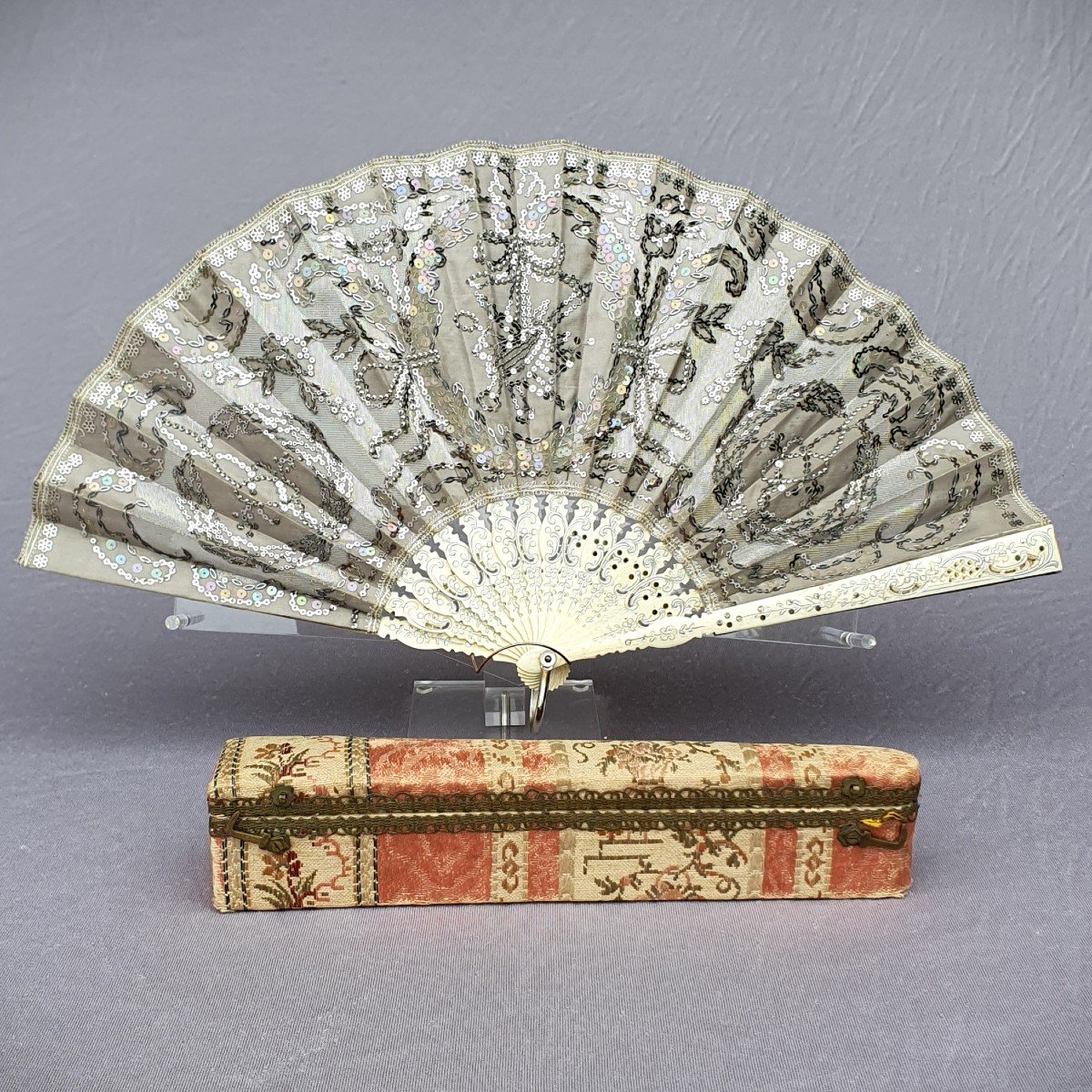 Fan In Sequined And Embroidered Tulle In Its Embroidered Case Circa 1910