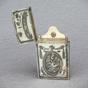 Etui XVIIIe siècle, souvenir d’amitié, nacre et argent