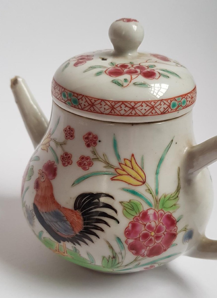 18th Century Chinese Famille Rose Qianlong Porcelain Teapot-photo-3