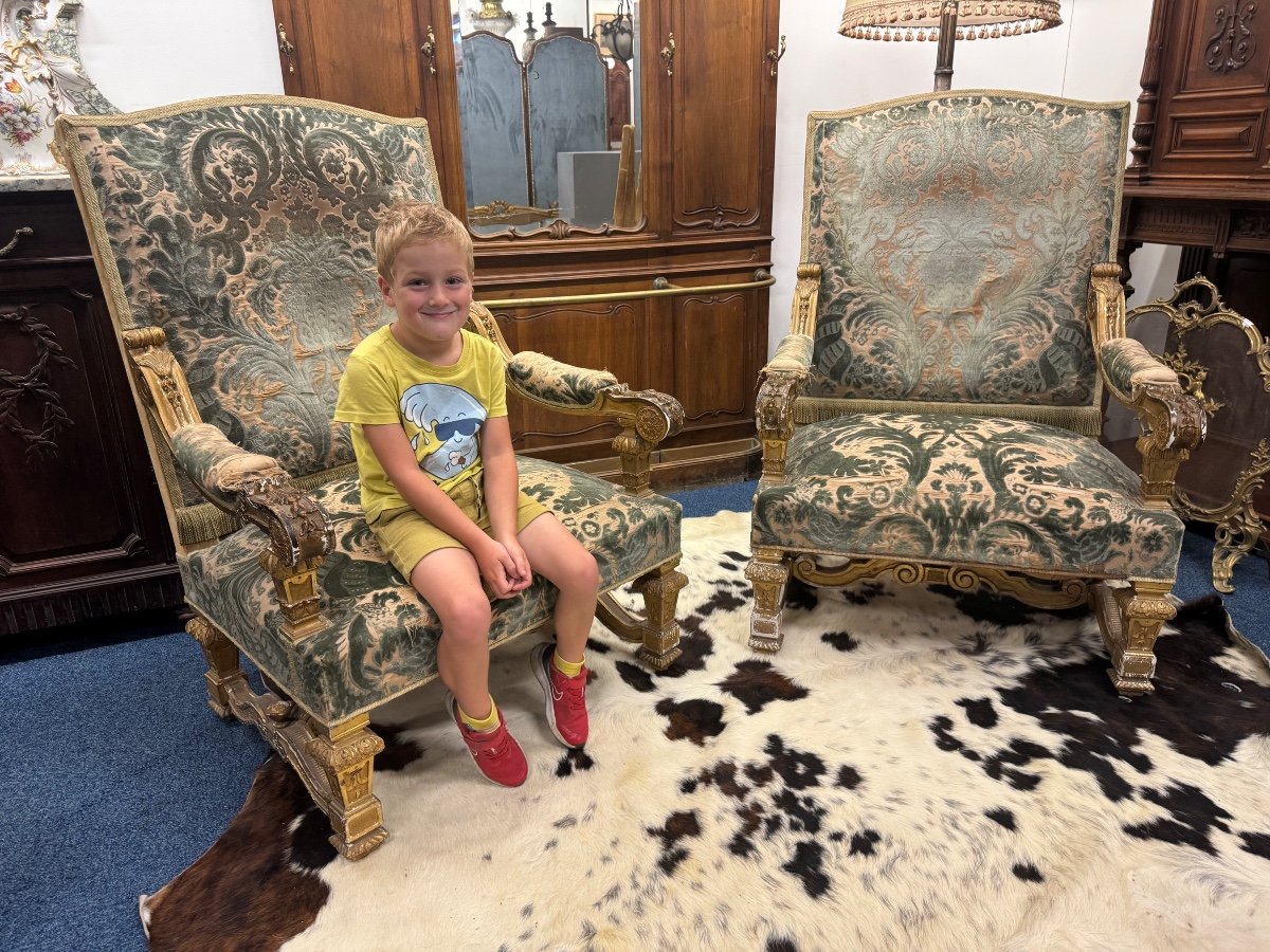 Large Pair Of Castle Armchairs In Gilded Wood -photo-2