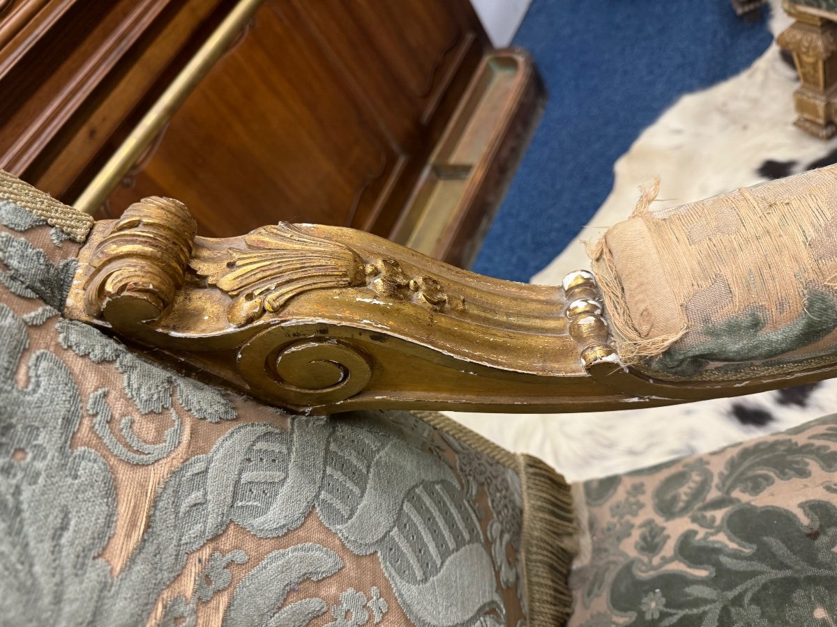 Large Pair Of Castle Armchairs In Gilded Wood -photo-1