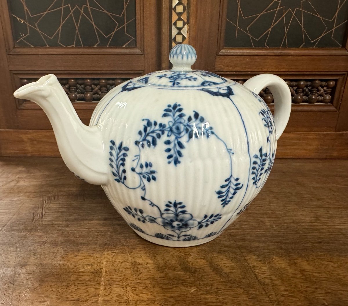 Meissen Porcelain Teapot From The Period Of Camillo Marcolini