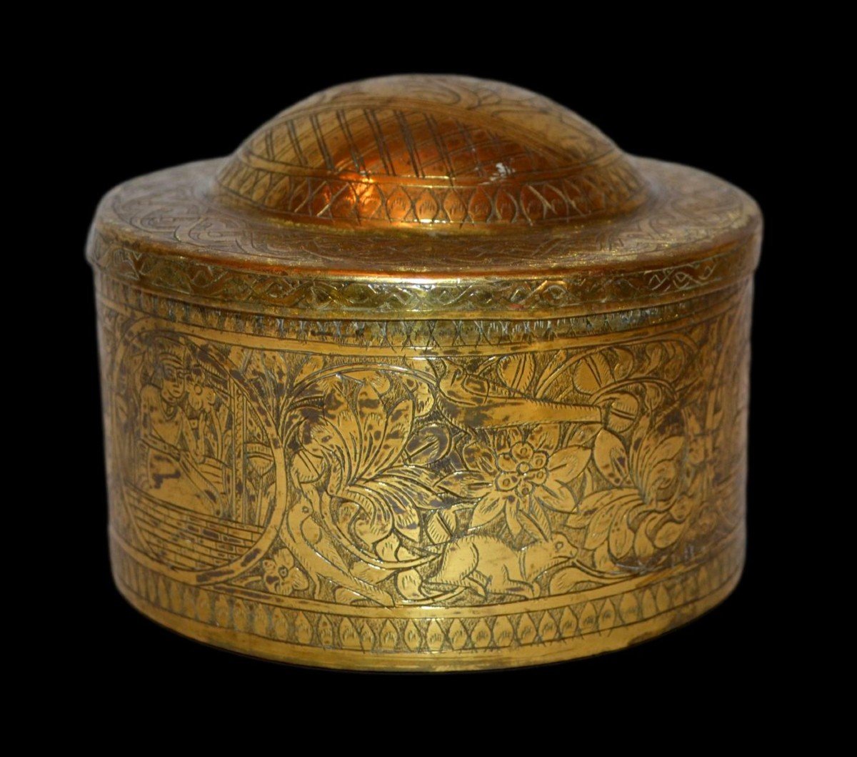 Kadjar Art, Carved Copper Box Of Seated Princes, Flowers, Hare, Cat, And Birds, 19th Century-photo-2