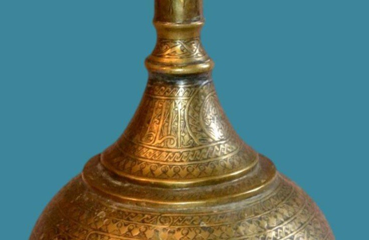 Important Vase Ht 63 Cm, In Chiseled Brass, Islamic Art Of The XVIII / XIXth Century-photo-3