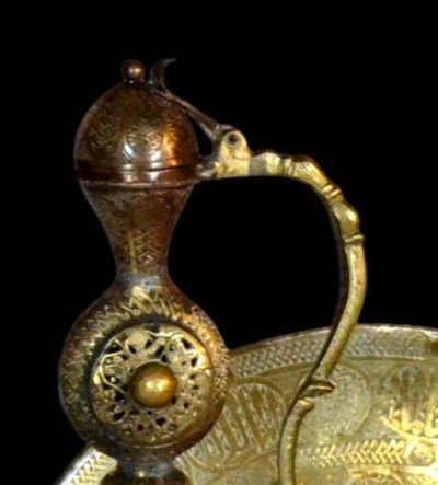 Important Ewer (h75 Cm) In Chiseled Brass, Daghestan, Caucasus, Second Part Of The 19th Century-photo-4