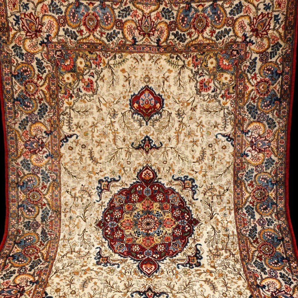 Tapis Kashan, 135 x 213 cm, laine nouée main en Iran vers 1960, rare dessin, en très bon état-photo-1