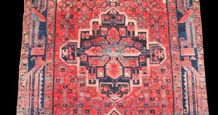 Tapis Nahavand, 146 cm x 253 cm, laine nouée main en Iran vers 1950, en bel état-photo-2