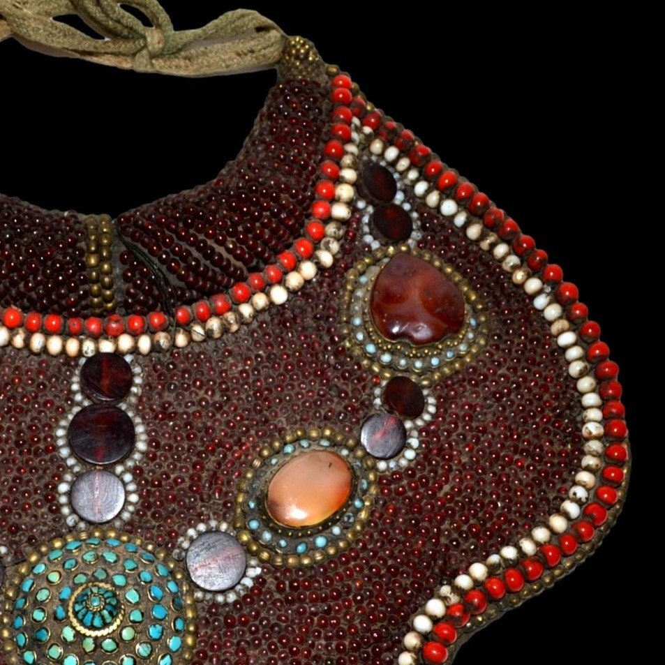 Important plastron, pectoral ancien, turquoise, cornaline, perles de verre, Tibet ou Ladakh-photo-1