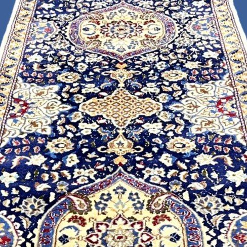 Na'in Gallery Rug, 93 X 400 Cm, Wool & Silk Hand-knotted In Iran Circa 1970, In Very Good Condition-photo-3
