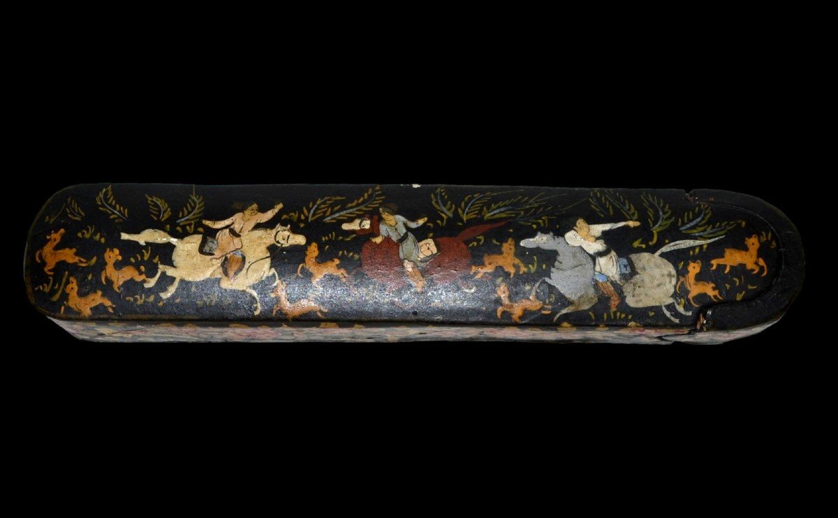 Kadjar, bel ensemble de papier maché, deux plumiers, trois boites, seconde partie du XIXème -photo-2