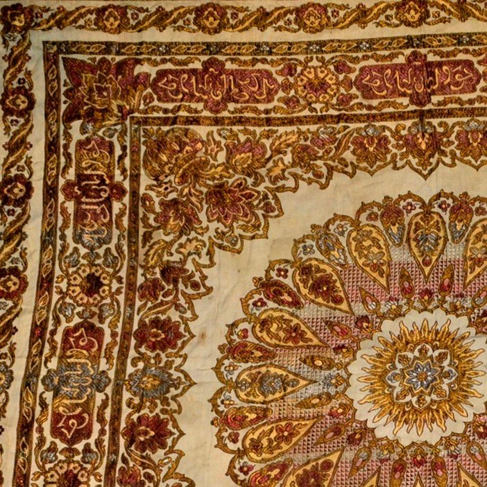 Orientalist Table Mat, 176 Cm X 181 Cm, Embroidered Silk On Cotton, 19th Century Ottoman Art-photo-1