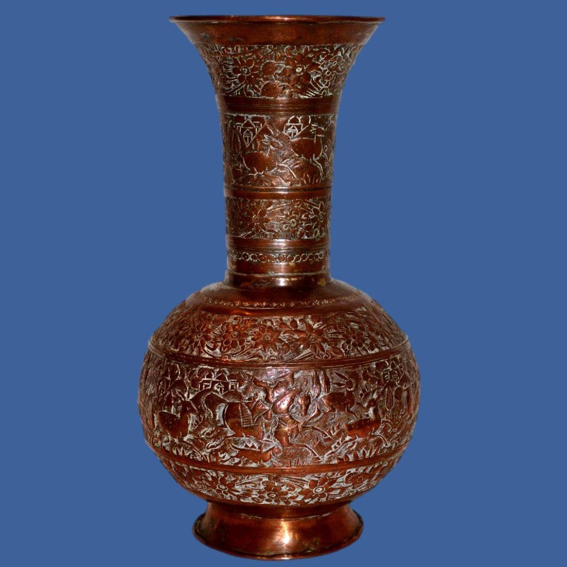 Kadjar Vase, Lion And Deer Hunting, Chased Copper, 19th Century Persia-photo-4