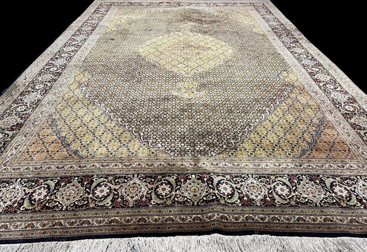 Moud Mahi Rug, 198 X 296 Cm, Wool & Silk, Hand Knotted In Iran Around 1980, In Beautiful Used Condition-photo-4