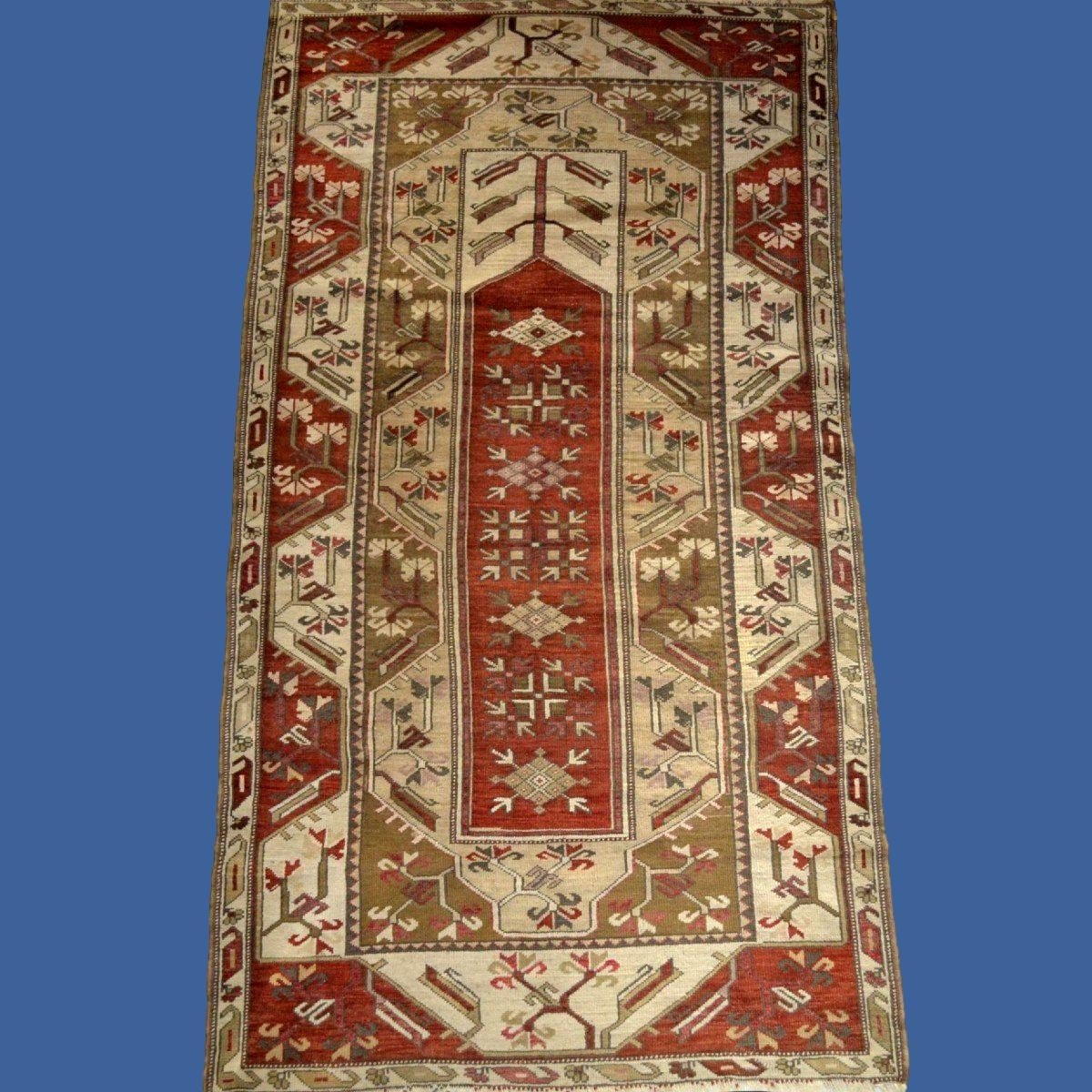 Tapis Milas, 124 x 226 cm, laine sur laine nouées main vers 1970-1980 en Turquie, parfait état