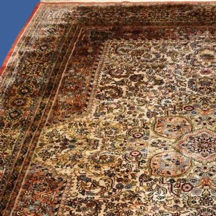 Tabriz Indo-perse, 232 cm x 345 cm, laine nouée main, ajout de soie pour la brillance vers 1980-photo-1