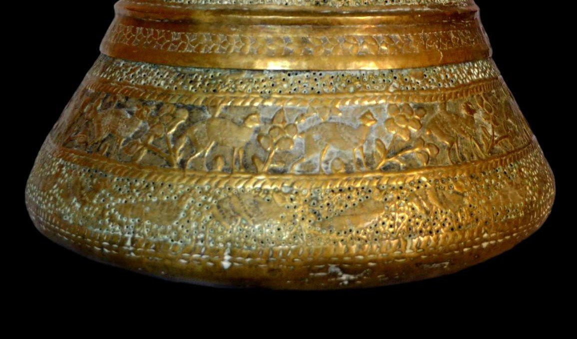 Indo-persian Perfume Burner, Chiseled And Openwork Brass, Animals And Plants, Ht 40 Cm, Very Good Condition-photo-4