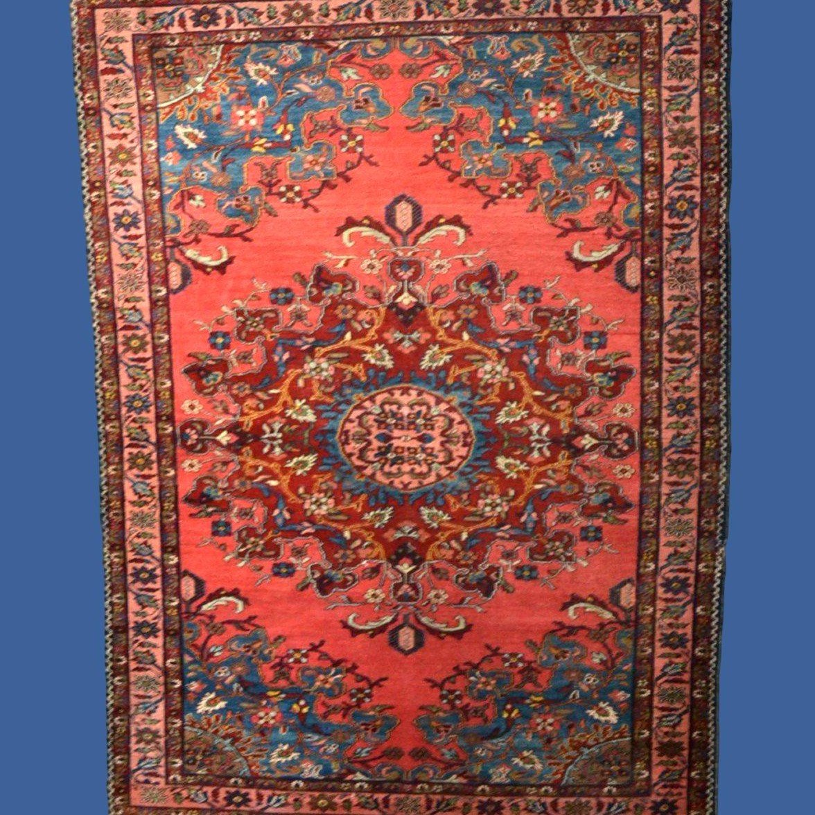 Tapis Tafresh ancien, 142 x 196 cm, laine nouée main en Iran au début du XXème siècle