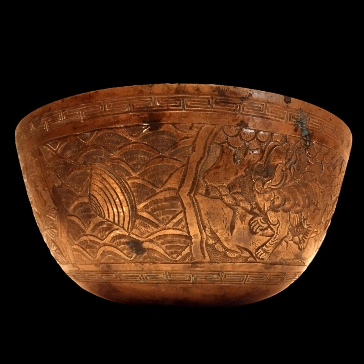 Ming Xuande Style Gilt Bronze Bowl, 19th Century, Auspicious Symbols, In Very Good Condition-photo-4